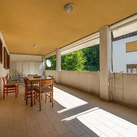 Guesthost - Cozy With Terrace - شقة