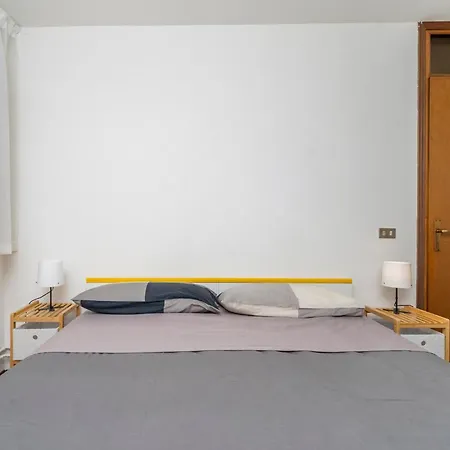 Guesthost - Cozy With Terrace - Apartment *